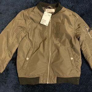 Kid’s jacket / size: 5-6Y / condition: New w/tags